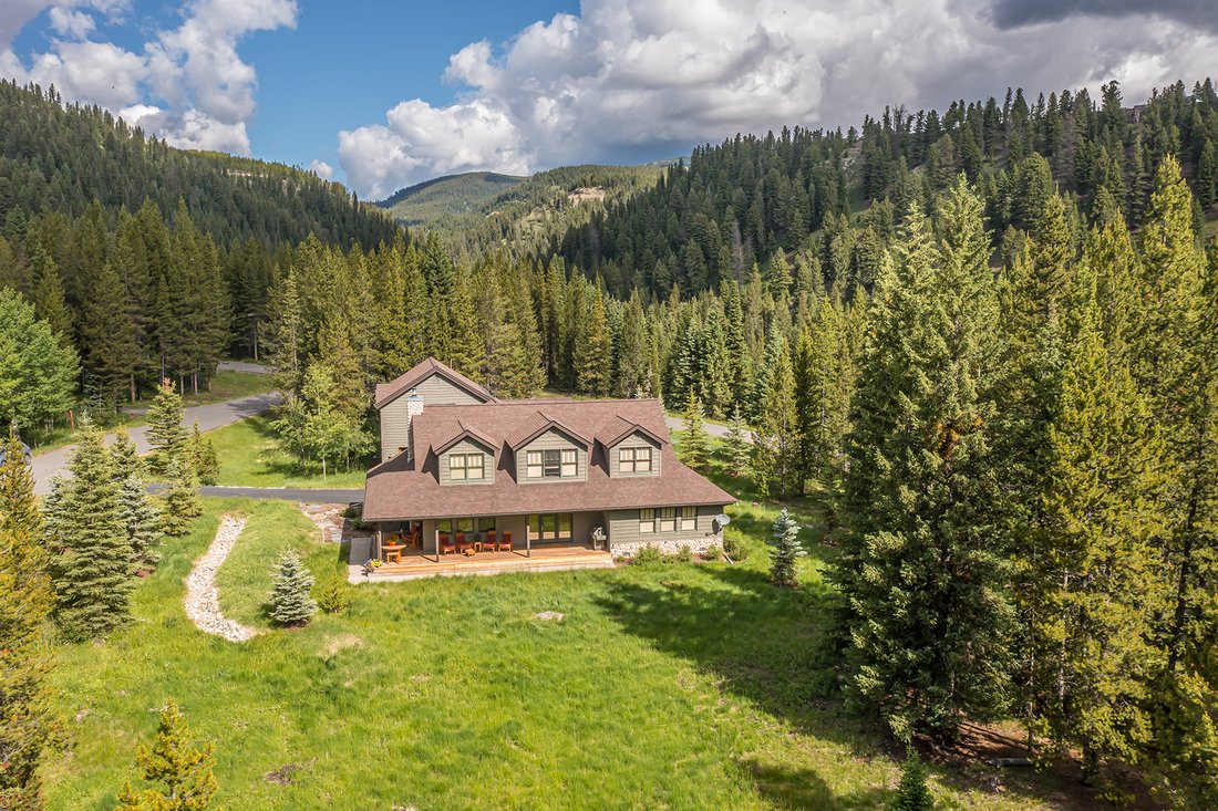 House in Gallatin Gateway, Montana, United States 1 - 17975972