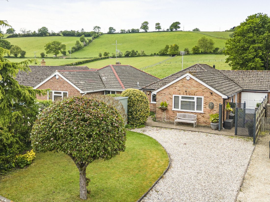 House in Middle Assendon, England 3 - 17980353