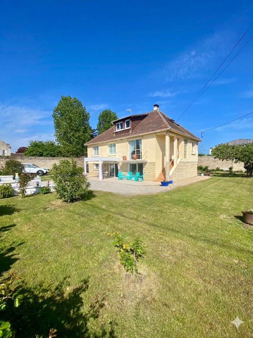 Villa in Courseulles-sur-Mer, Normandy, France 1 - 17977351