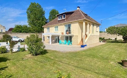 Villa in Courseulles-sur-Mer, Normandy, France 1