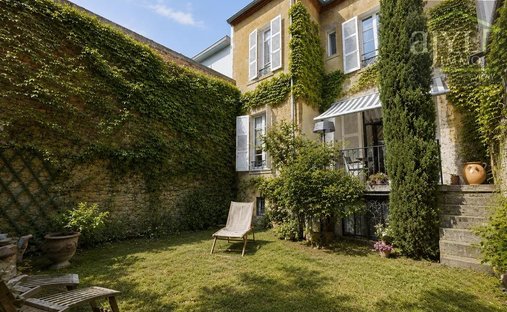 Villa a Vichy, Alvernia-Rodano-Alpi, Francia 1