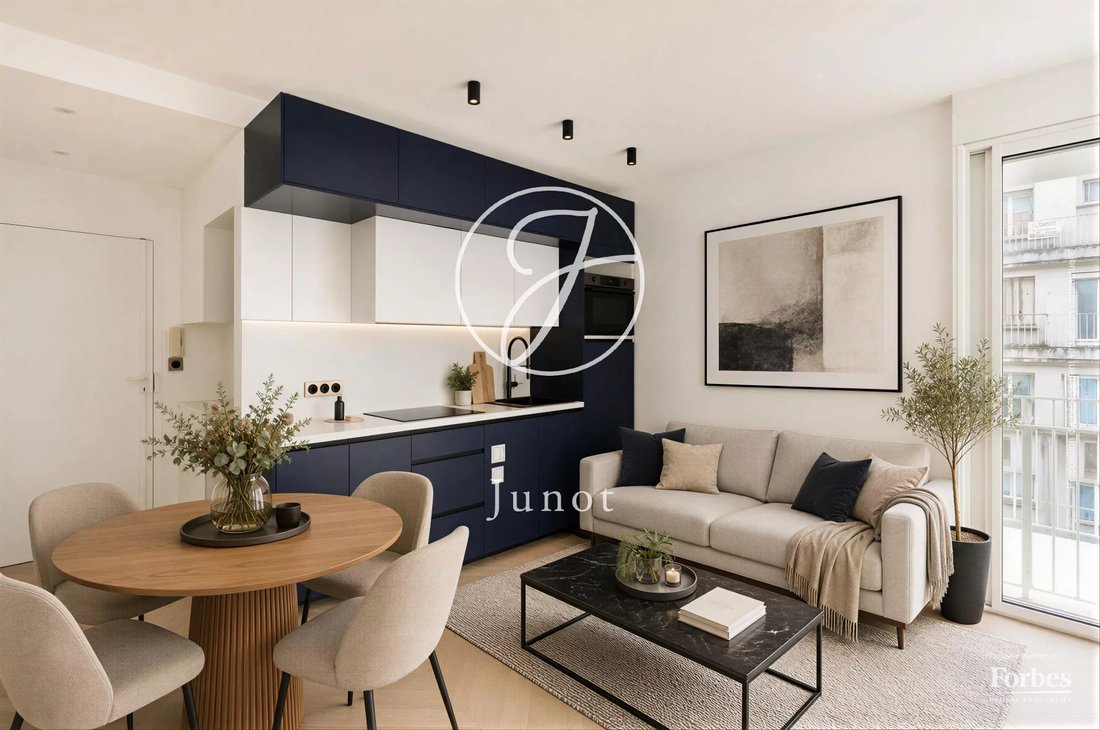 Apartment in Ecole Militaire, Paris 7e Arrondissement, Paris 1 - 17976454