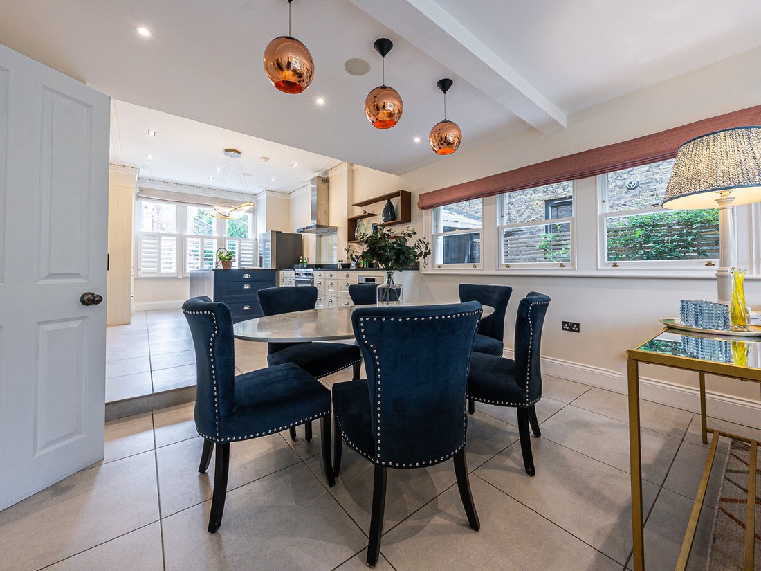 House in Ravenscourt Park, Hammersmith and Fulham, England 5 - 17980346