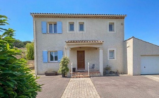 Casa en Nans-les-Pins, Provenza-Alpes-Costa Azul, Francia 1