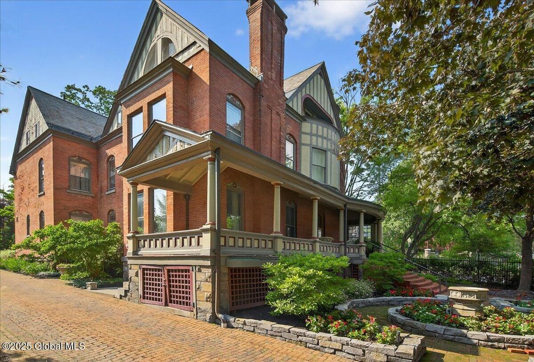 House in Saratoga Springs, New York, United States 1 - 17974758