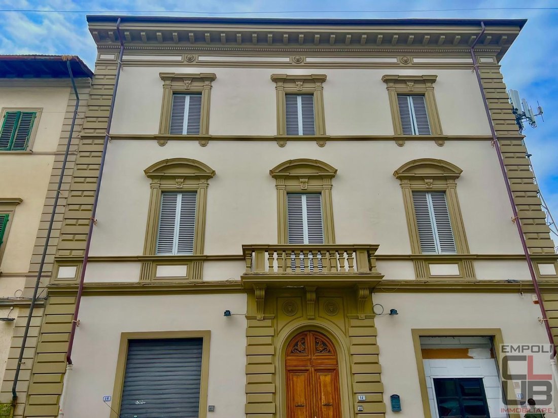 Villa in Historic Center, Empoli, Tuscany 2 - 17978563