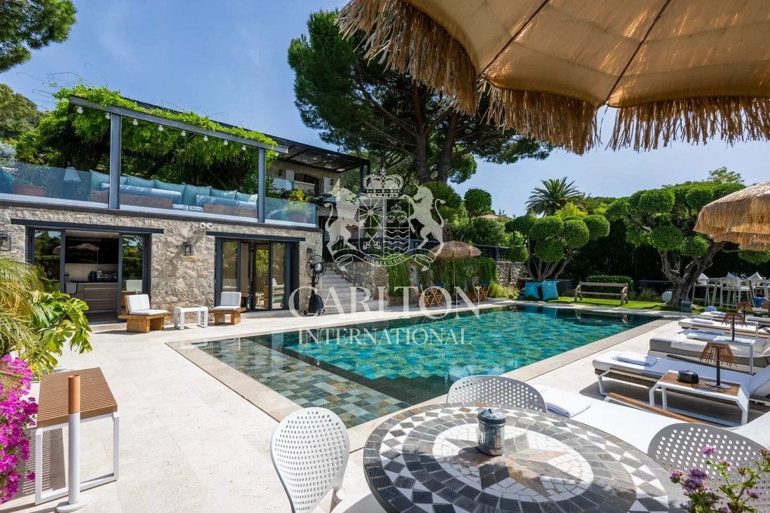 Villa in Font de Veyre, Cannes, France 1 - 15583640