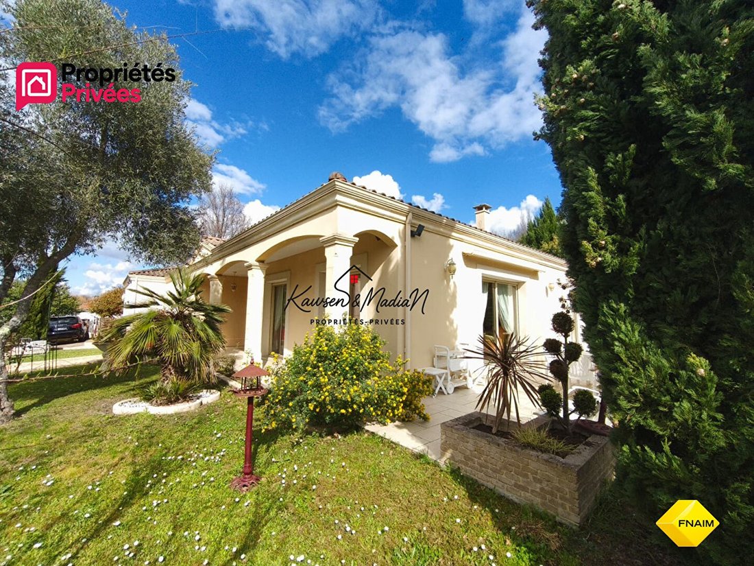 Villa in Yvrac, Nouvelle-Aquitaine, France 1 - 17977356
