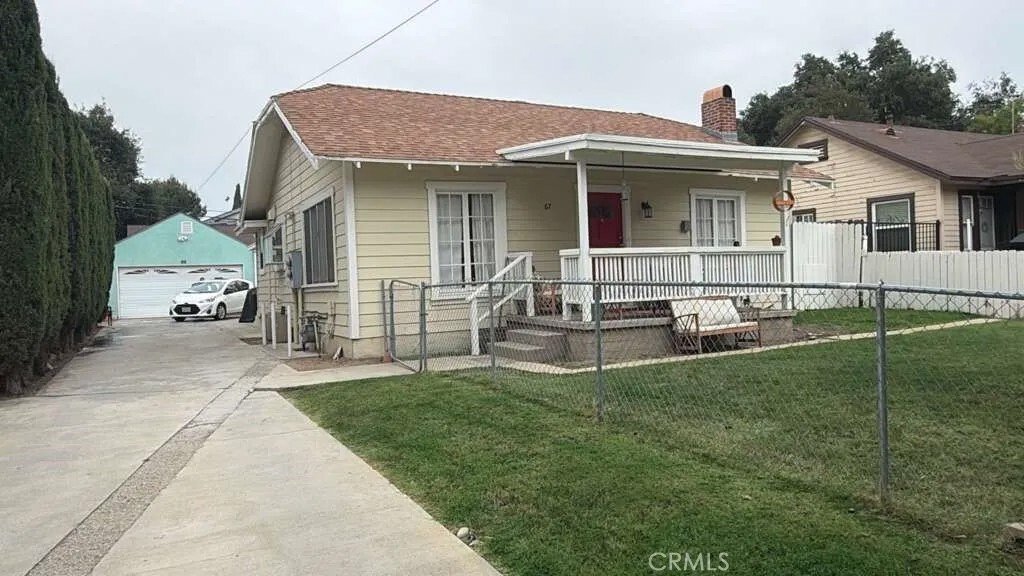 Altadena, California, United States 3 - 17975468