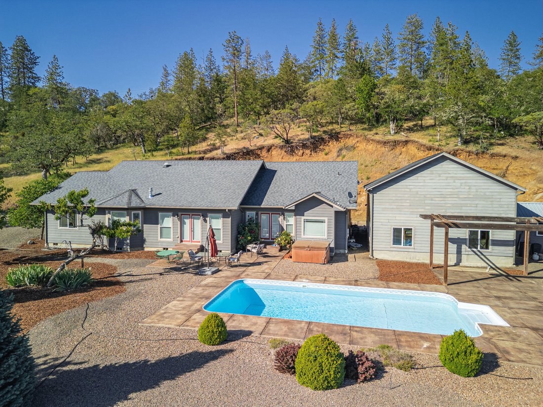 House in Eagle Point, Oregon, United States 1 - 17974803
