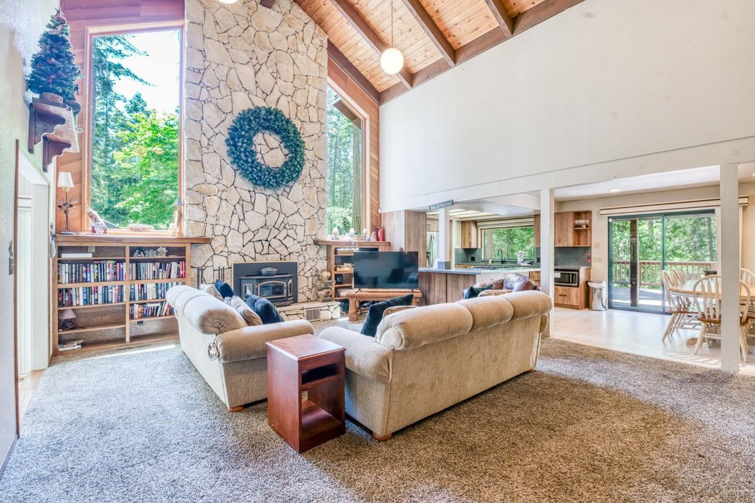 House in Shaver Lake, California, United States 4 - 17974877