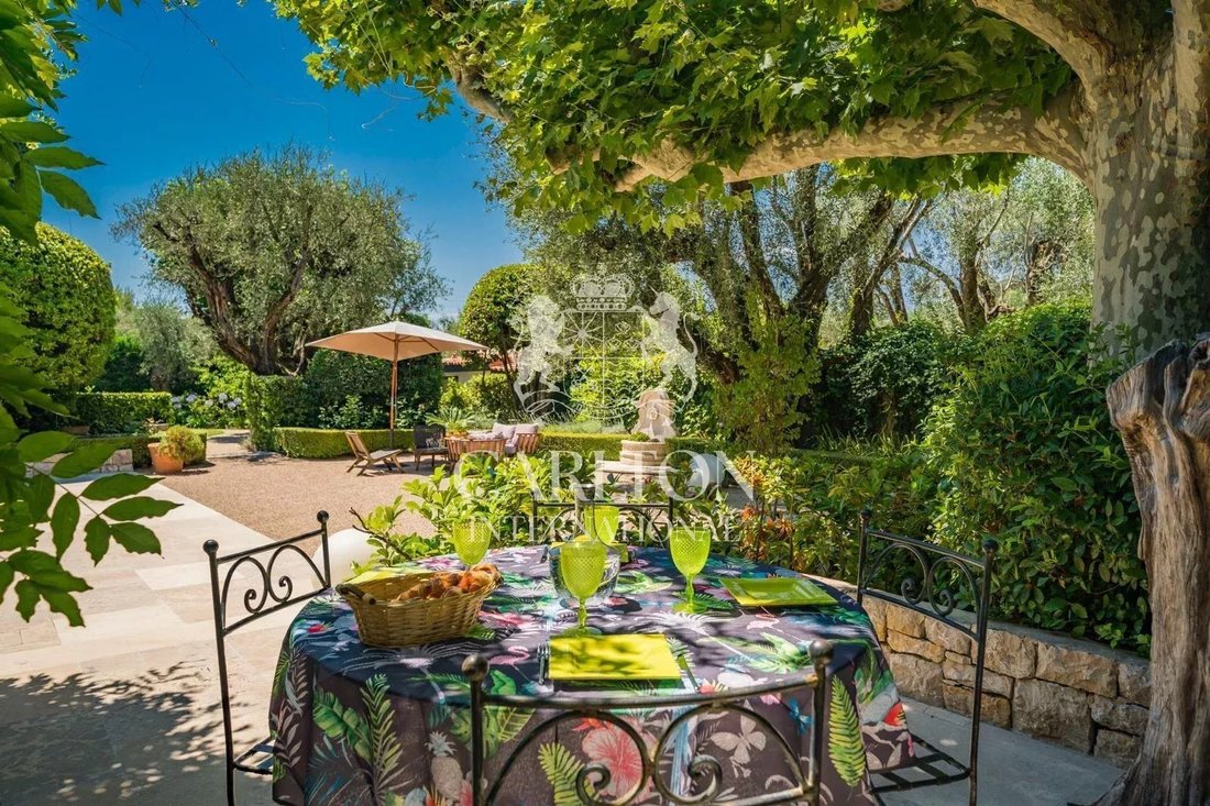 Villa in Mougins, Provence-Alpes-Côte d'Azur, France 4 - 17049292