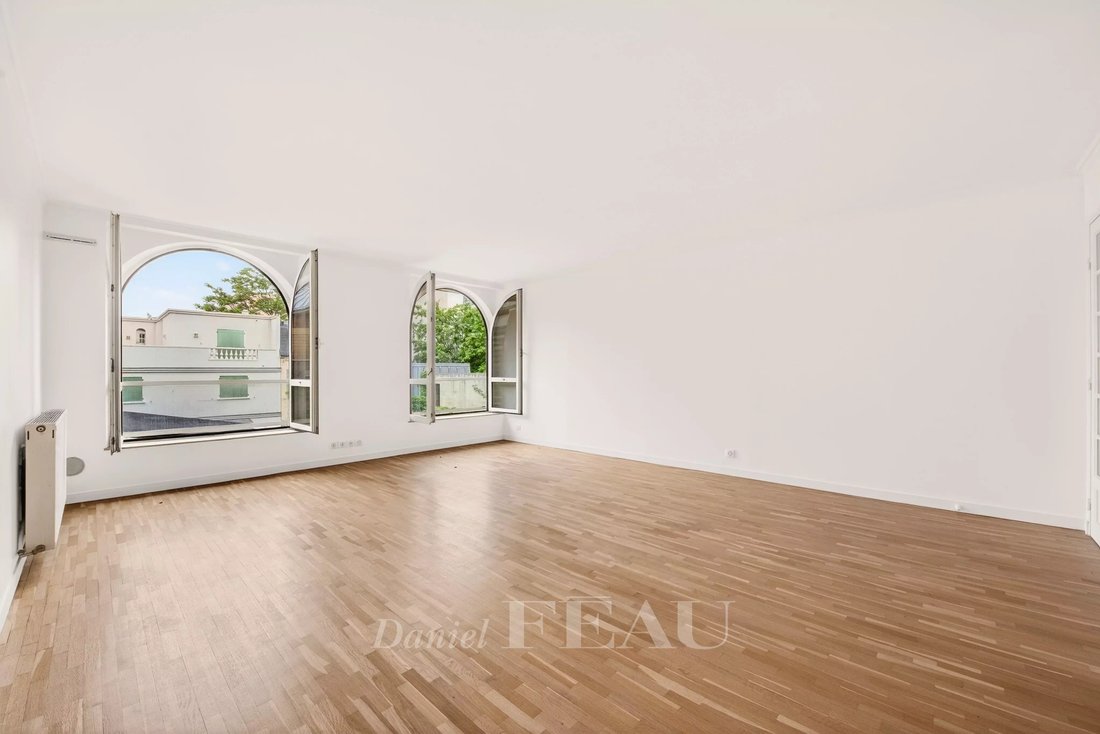 Apartment in Puteaux, Ile-de-France, France 2 - 17976772