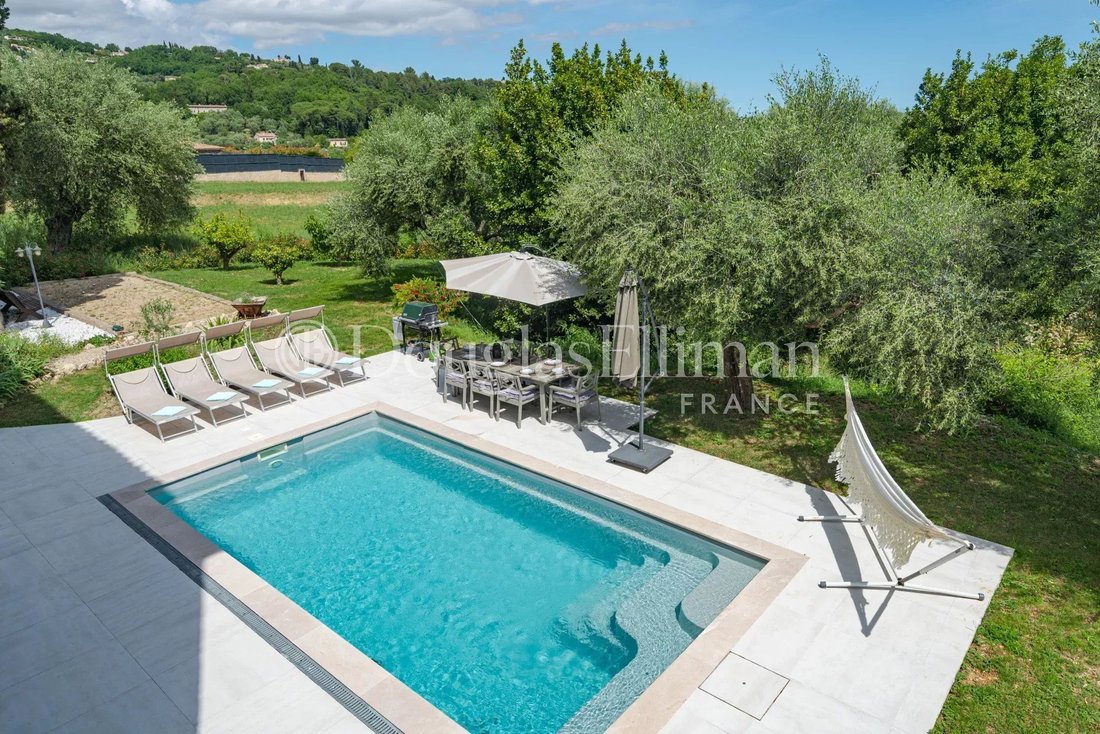 Villa in Grasse, Provence-Alpes-Côte d'Azur, France 4 - 17976656