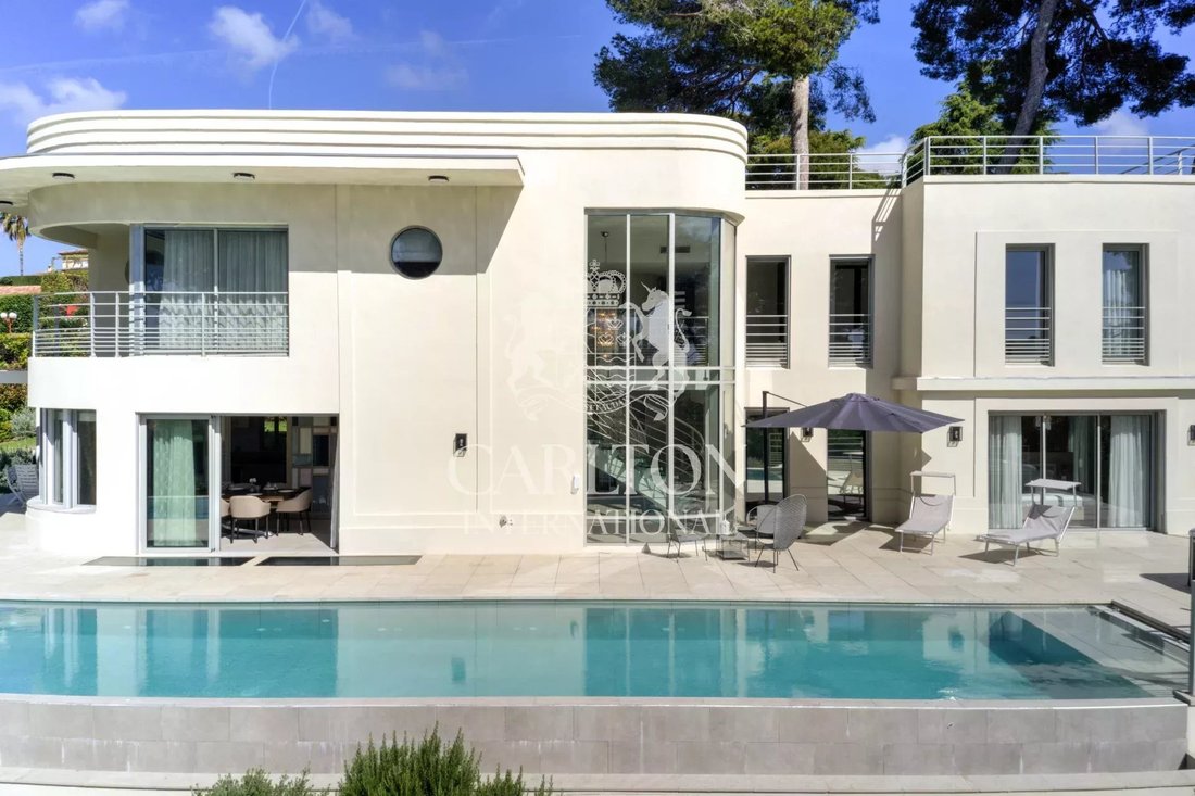 Villa in Antibes, Provence-Alpes-Côte d'Azur, France 5 - 17295253