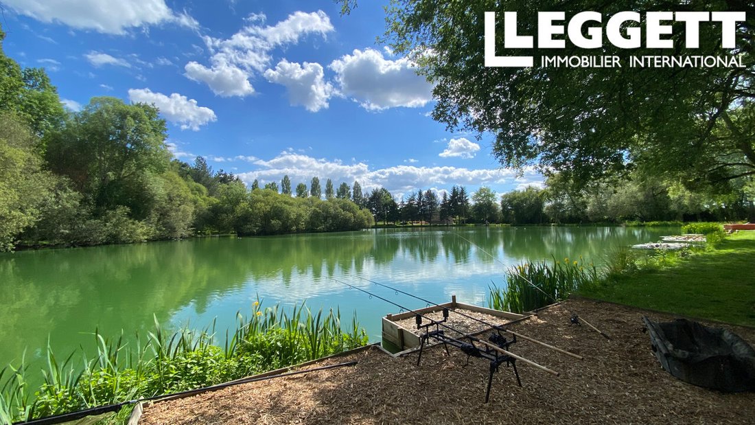 Land in Gennes-Longuefuye, Pays de la Loire, France 1 - 16742037