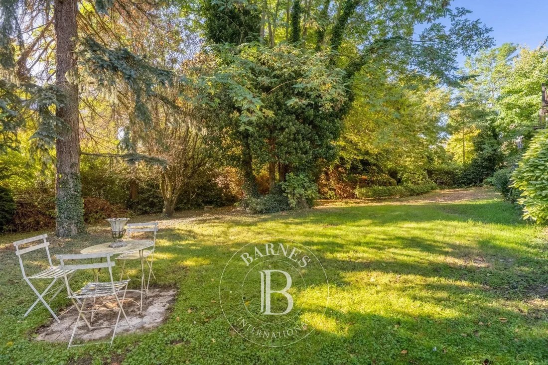 Land in Les Aulnettes, Viroflay, France 1 - 17976333