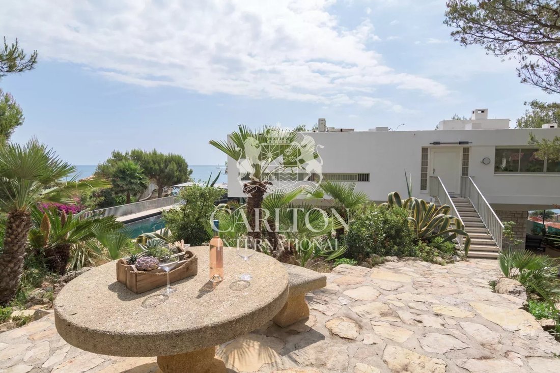 Villa in Antibes, Provence-Alpes-Côte d'Azur, France 2 - 17841361