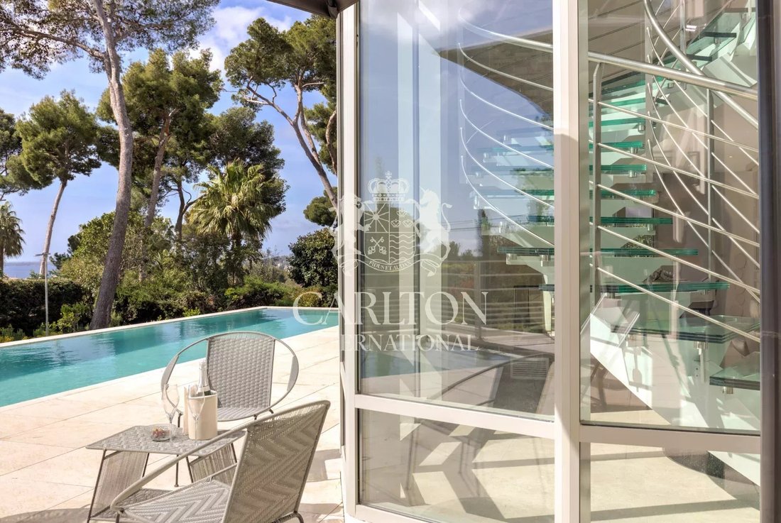Villa in Antibes, Provence-Alpes-Côte d'Azur, France 2 - 17295253