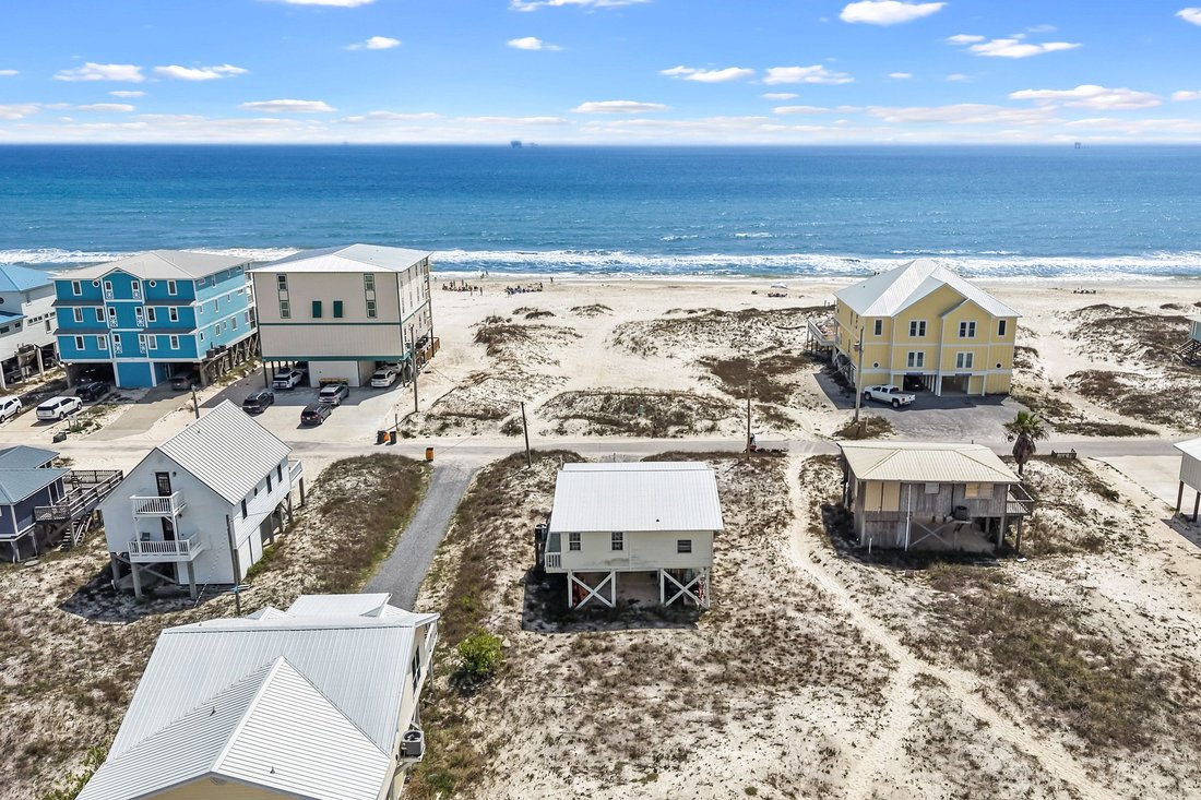 Gulf Shores, Alabama, United States 1 - 17974743