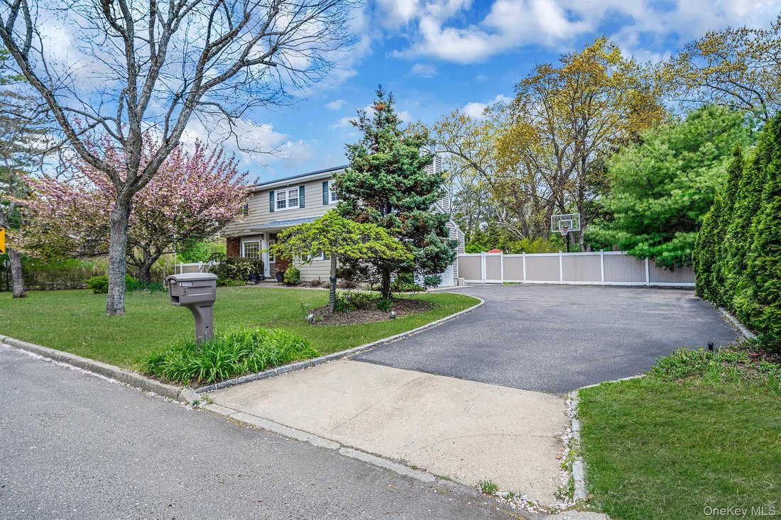 House in Huntington Station, New York, United States 2 - 17978387