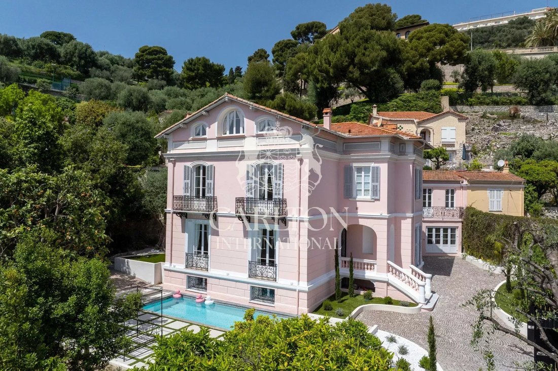 Villa in Villefranche-sur-Mer, Provence-Alpes-Côte d'Azur, France 1 - 16945754