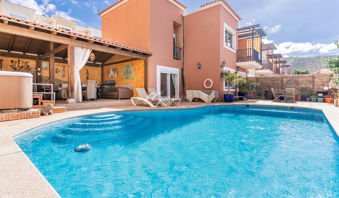 Townhouse in Costa Adeje, Adeje, Canary Islands 1 - 17980361