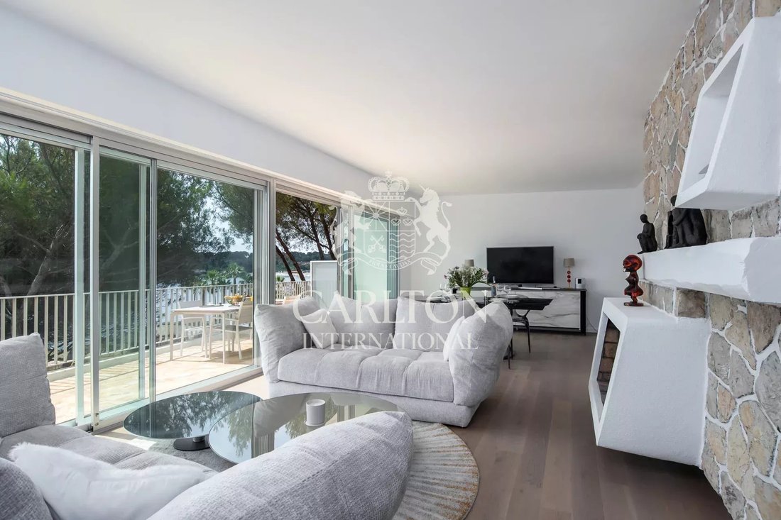 Villa in Antibes, Provence-Alpes-Côte d'Azur, France 5 - 17841361