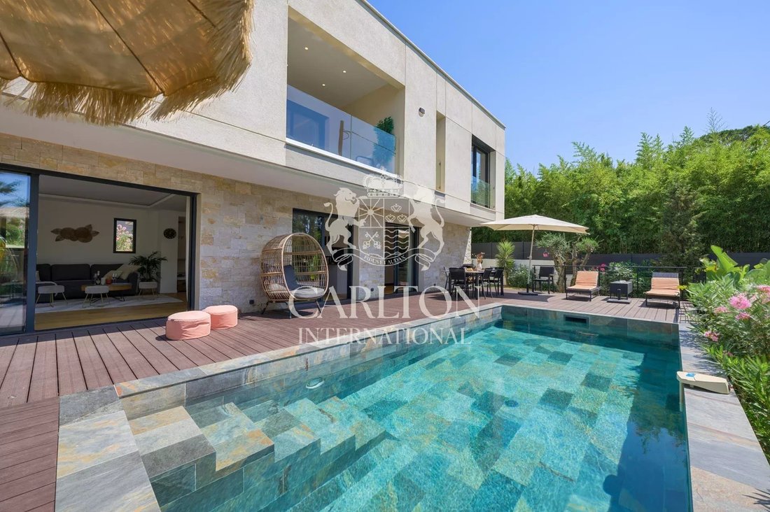 Villa in Mougins, Provence-Alpes-Côte d'Azur, France 2 - 15940868
