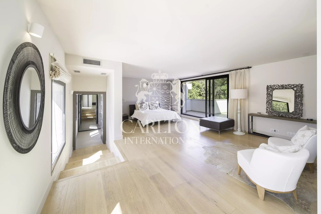Villa in Les Cougoulins-Rastines, Antibes, France 4 - 17472084