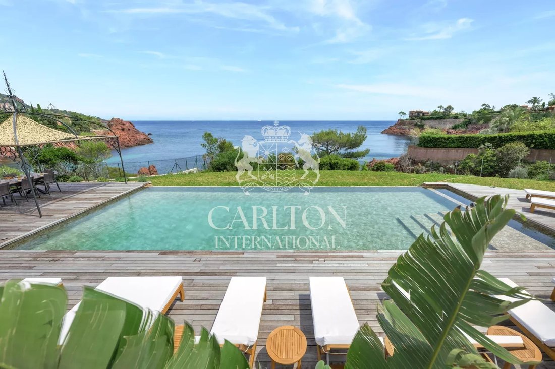 Villa in Le Dramont-Agay-Anthéor-Le Trayas, Saint-Raphaël, France 1 - 15295824