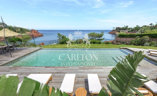Villa in Le Dramont-Agay-Anthéor-Le Trayas, Saint-Raphaël, France 1