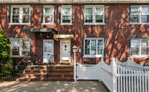 House in New York, New York, United States 1