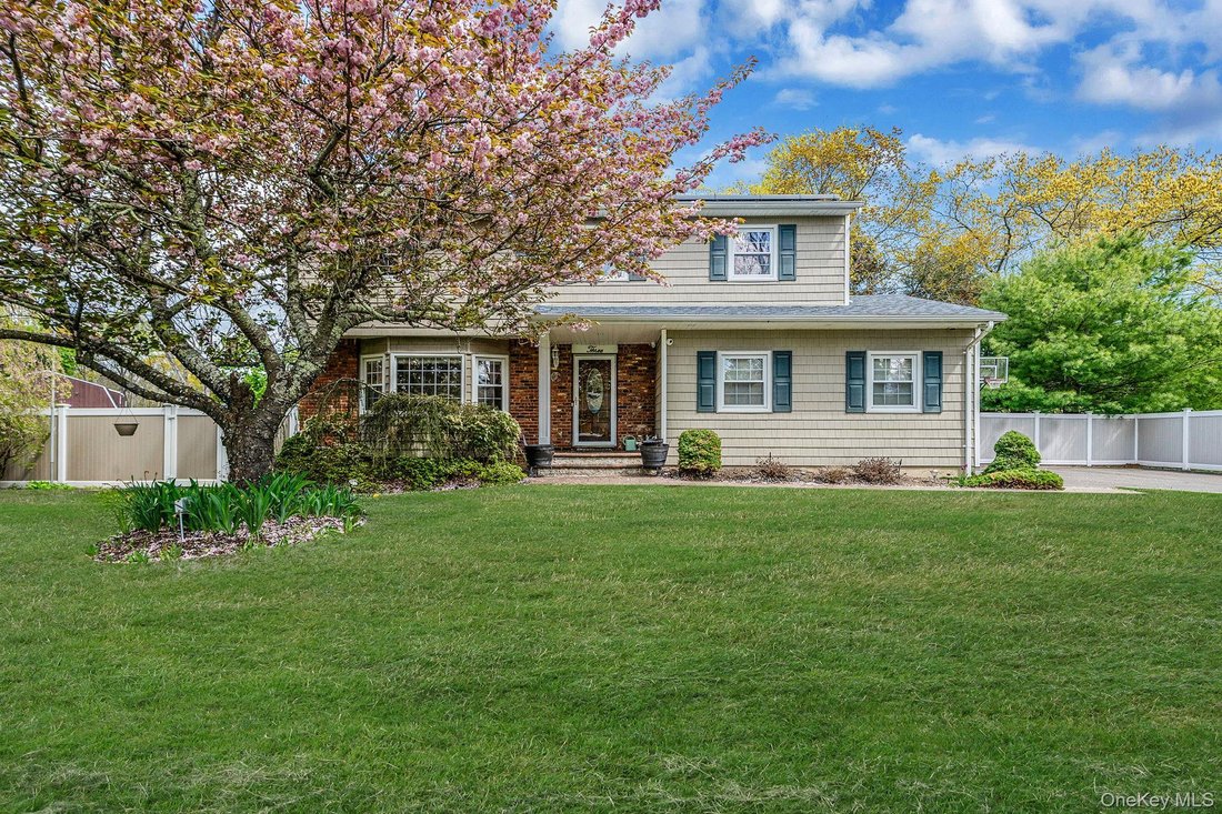 House in Huntington Station, New York, United States 1 - 17978387