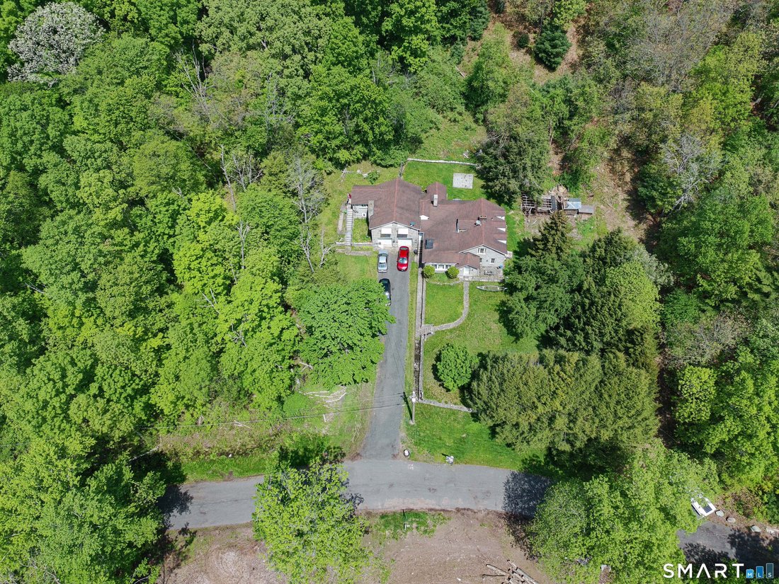 House in Glastonbury, Connecticut, United States 2 - 17977796