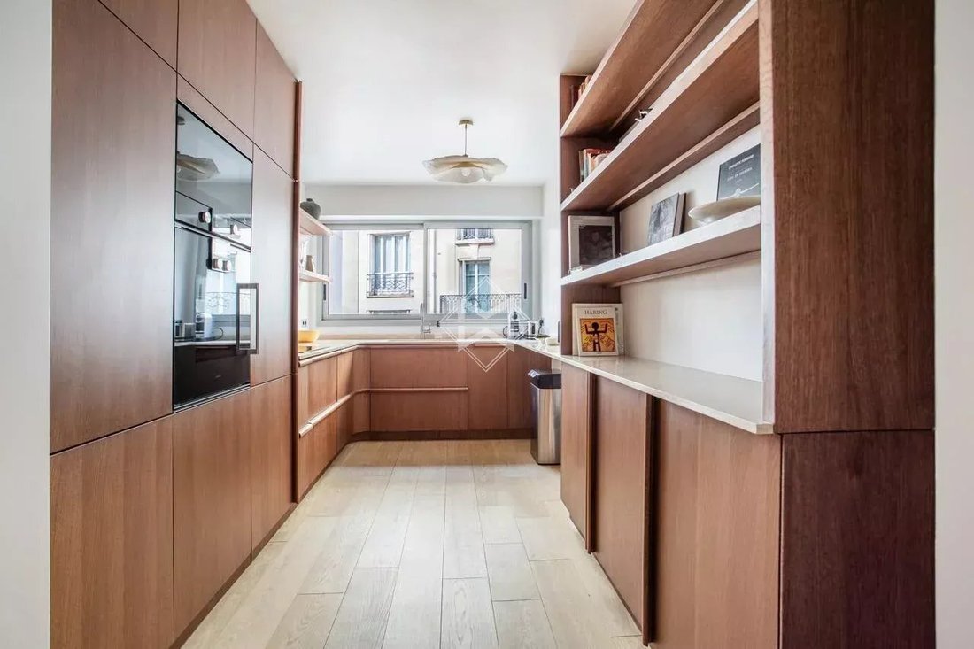 Apartment in Gros Caillou, Paris 7e Arrondissement, Paris 3 - 17976807