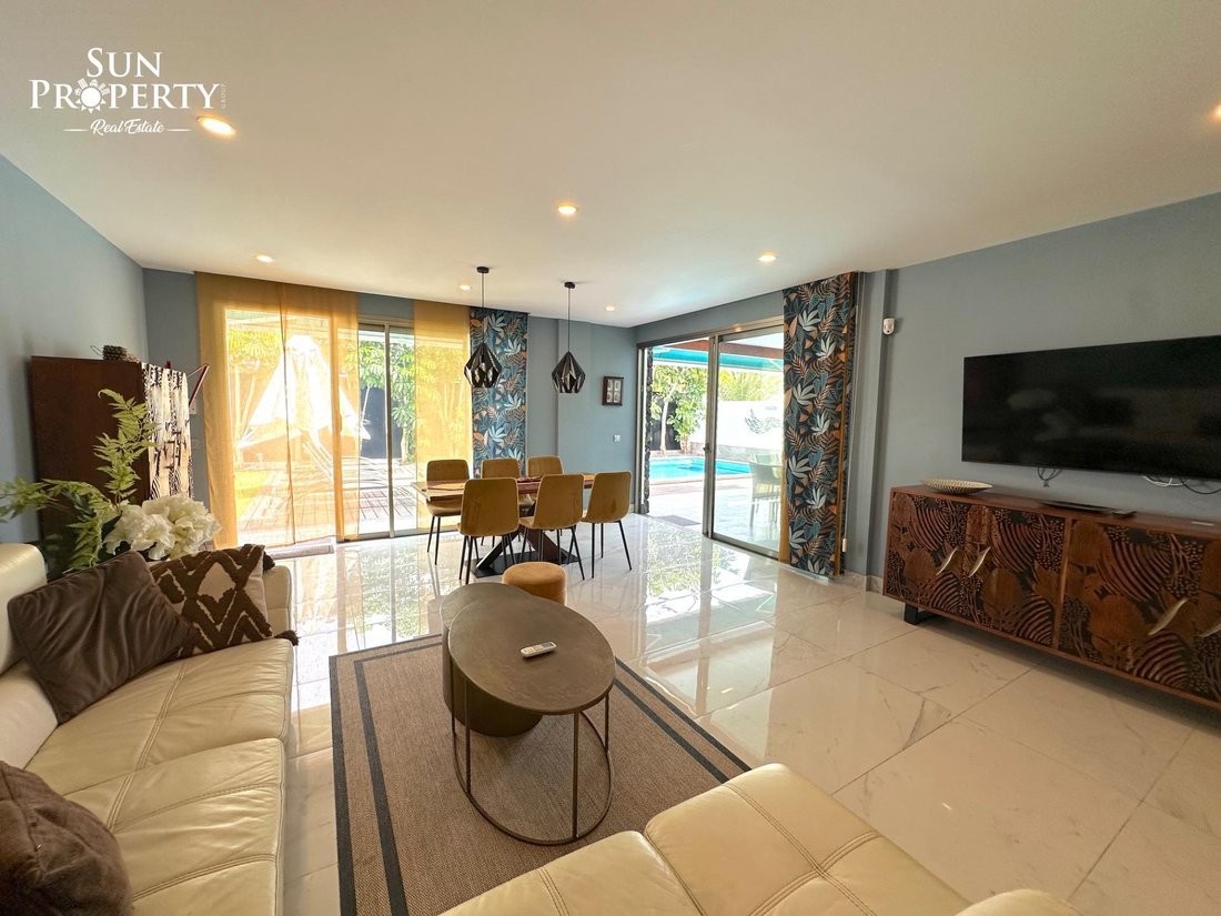 Villa in Los Cristianos, Canary Islands, Spain 3 - 17980318