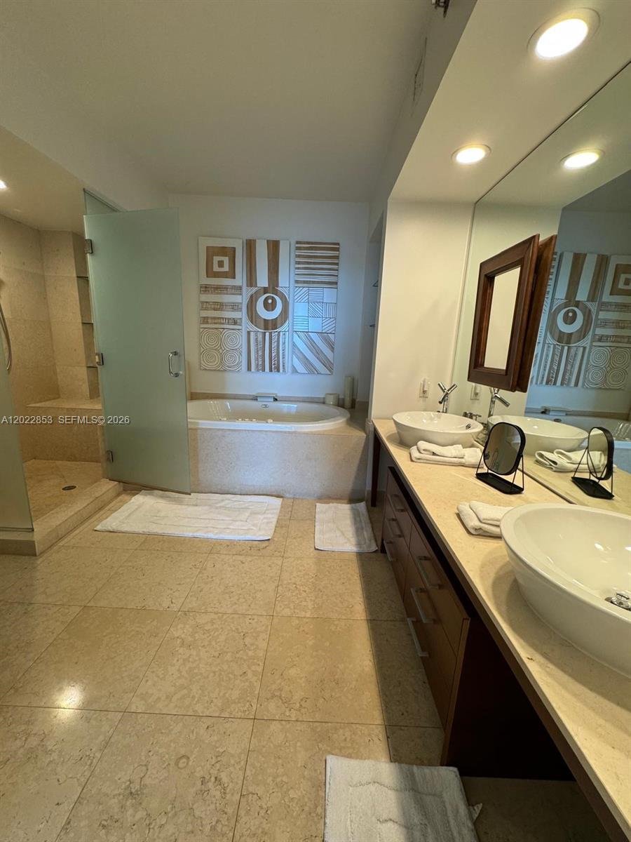 Condo in Miami Beach, Florida, United States 5 - 17975074