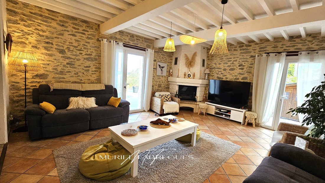 Villa in Mas-Saintes-Puelles, Occitania, France 4 - 17977362
