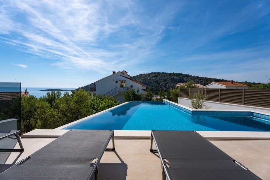 Villa in Rogoznica, Sibenik-Knin County, Croatia 2 - 17975740