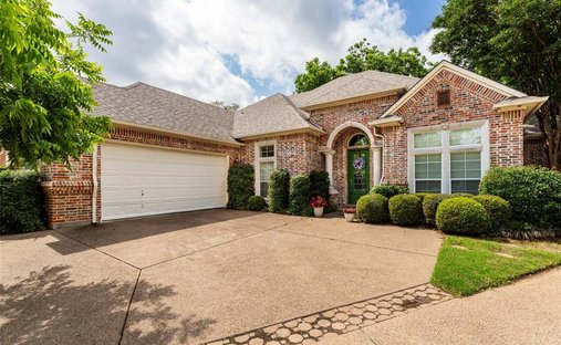 House in Arlington, Texas, United States 1