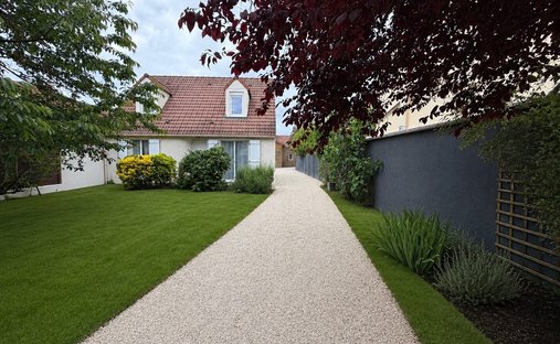 House in Adamville, Saint-Maur-des-Fossés, France 1