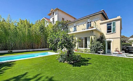 Villa in Maurice Jeanpierre, Le Cannet, France 1
