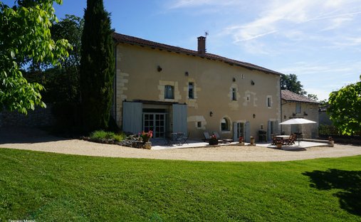 Estate in Brantome, Brantome en Perigord, France 1