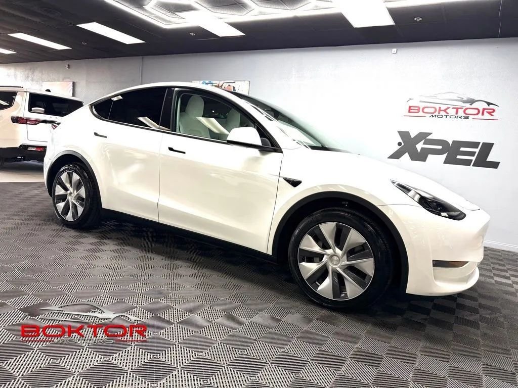 Suv in Las Vegas, NV, United States 1 - 17977544