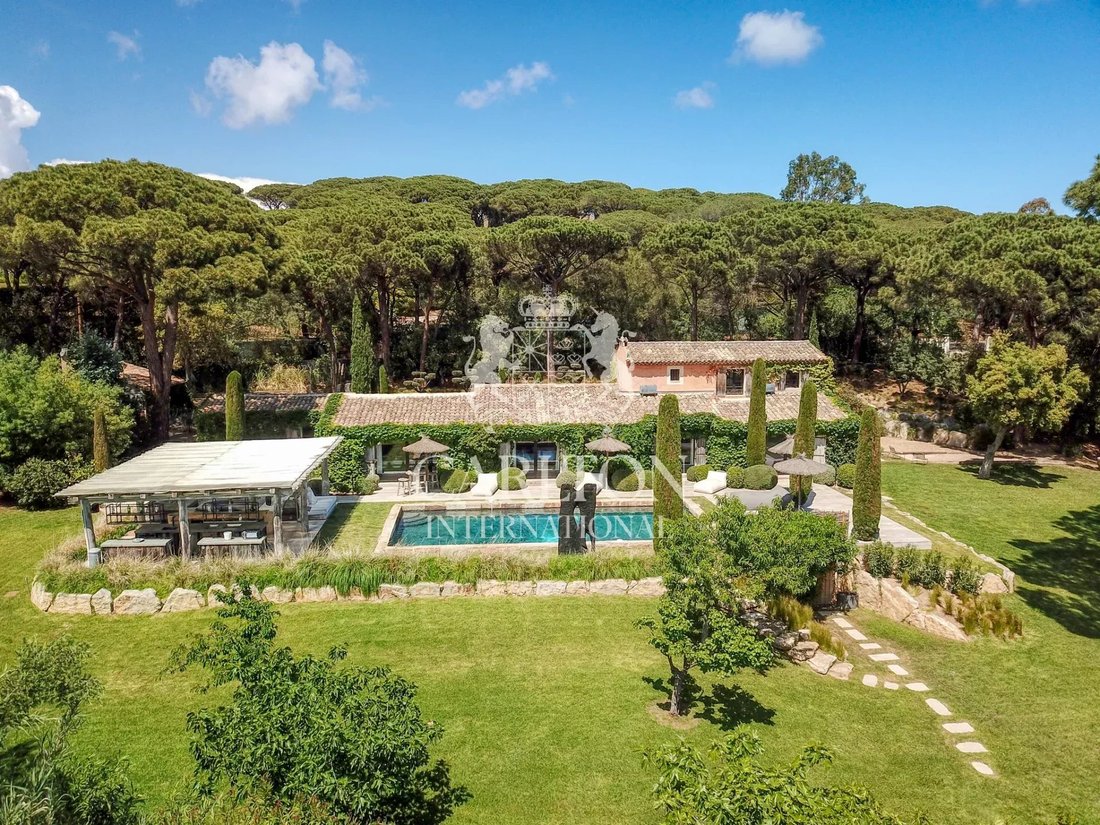Villa in Ramatuelle, Provence-Alpes-Côte d'Azur, France 1 - 15295862