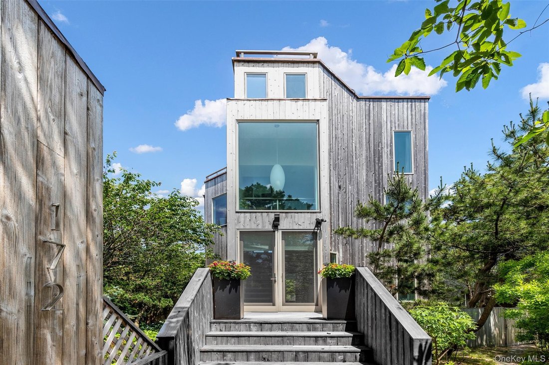 House in Yaphank, New York, United States 1 - 16979056