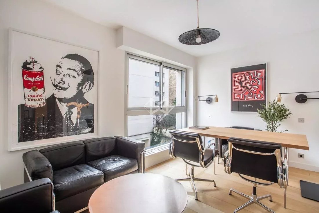 Apartment in Gros Caillou, Paris 7e Arrondissement, Paris 4 - 17976807