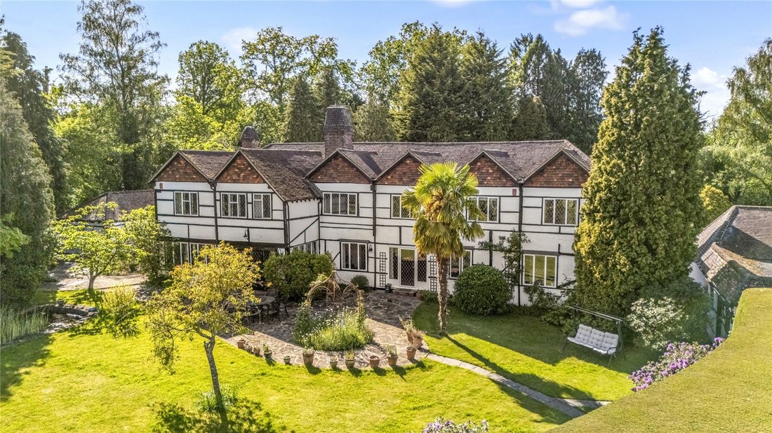 House in Crawley Down (Worth), Crawley Down, England 1 - 17976055