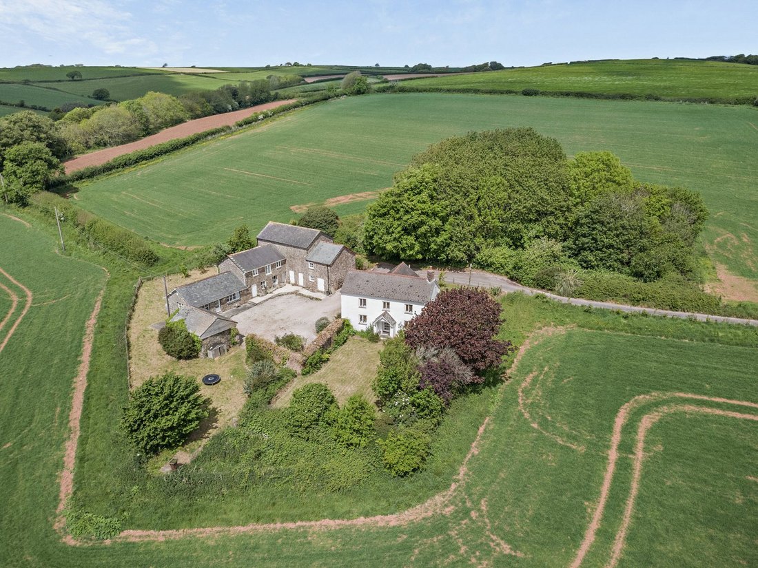 House in Devon, England 1 - 17976170